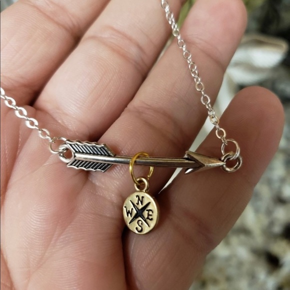 ✈️“Wanderlust ‘ Necklace - Picture 2 of 3